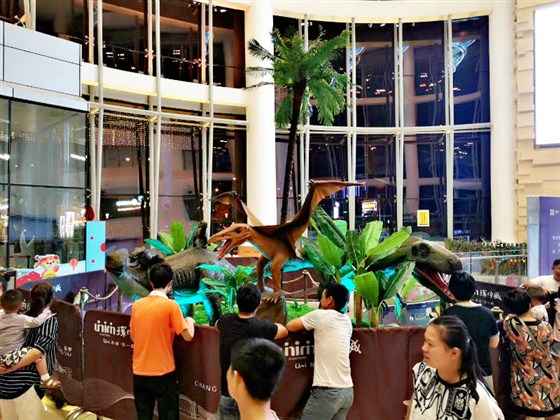 长沙环宇城“重返侏罗纪”大型恐龙场景美陈展