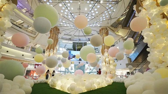 上海大悦城告白气球艺术美陈展