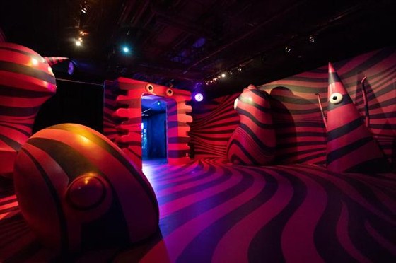 香港the pulse商场“秘密星球”场景美陈升级展