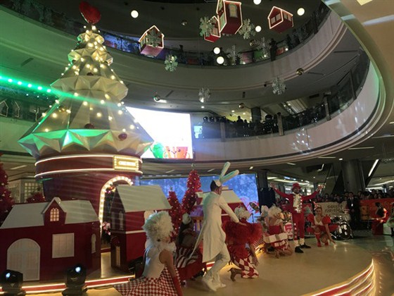 杭州西溪印象城冰淇淋主题圣诞美陈