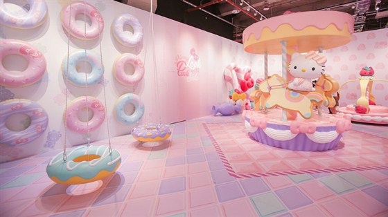 澳门 Hello Kitty 45周年主题美陈展