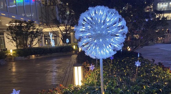 太惊艳！有了亮化的购物中心，夜间依然人气满满！