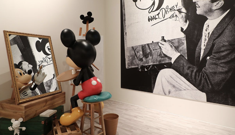 铜锣湾Mickey米奇90周年美陈展