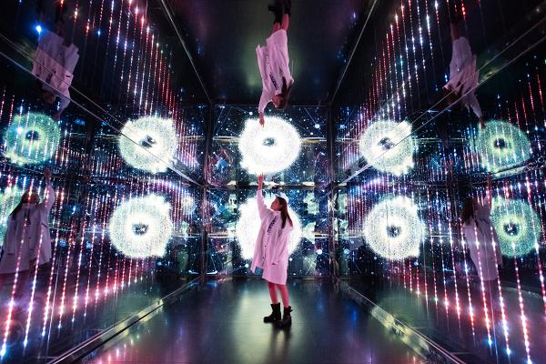 香港the pulse商场“秘密星球”场景美陈升级展