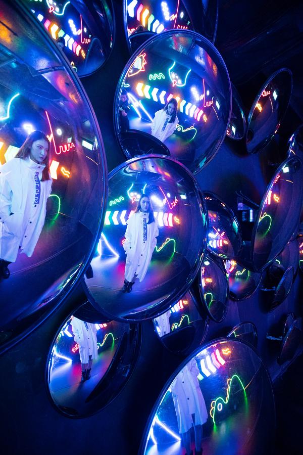 香港the pulse商场“秘密星球”场景美陈升级展