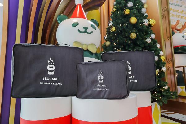 香港iSQUARE国际广场圣诞熊猫场景美陈展