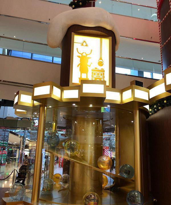 香港太古城中心“圣诞工厂”主题圣诞场景美陈展