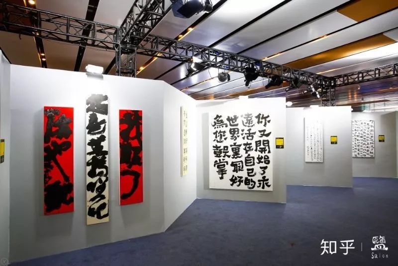 知乎“阴阳怪气”展：用 AI 攻克世界性难题