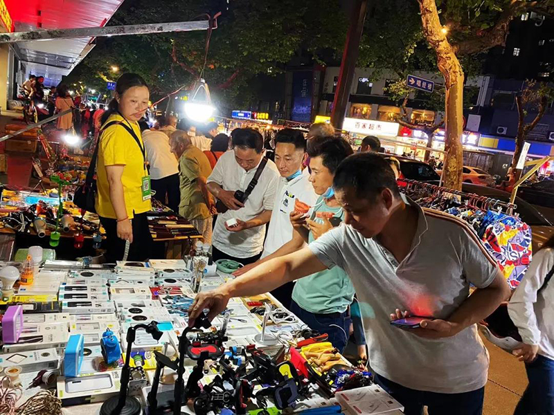 “全民摆摊”终成现实，城市“夜经济”满血复活！
