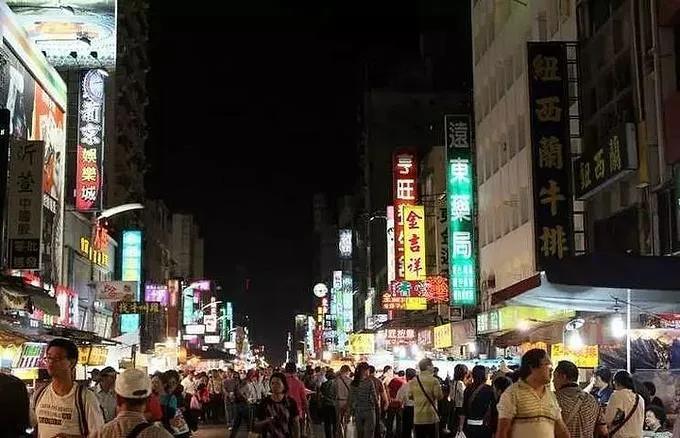 “全民摆摊”终成现实，城市“夜经济”满血复活！