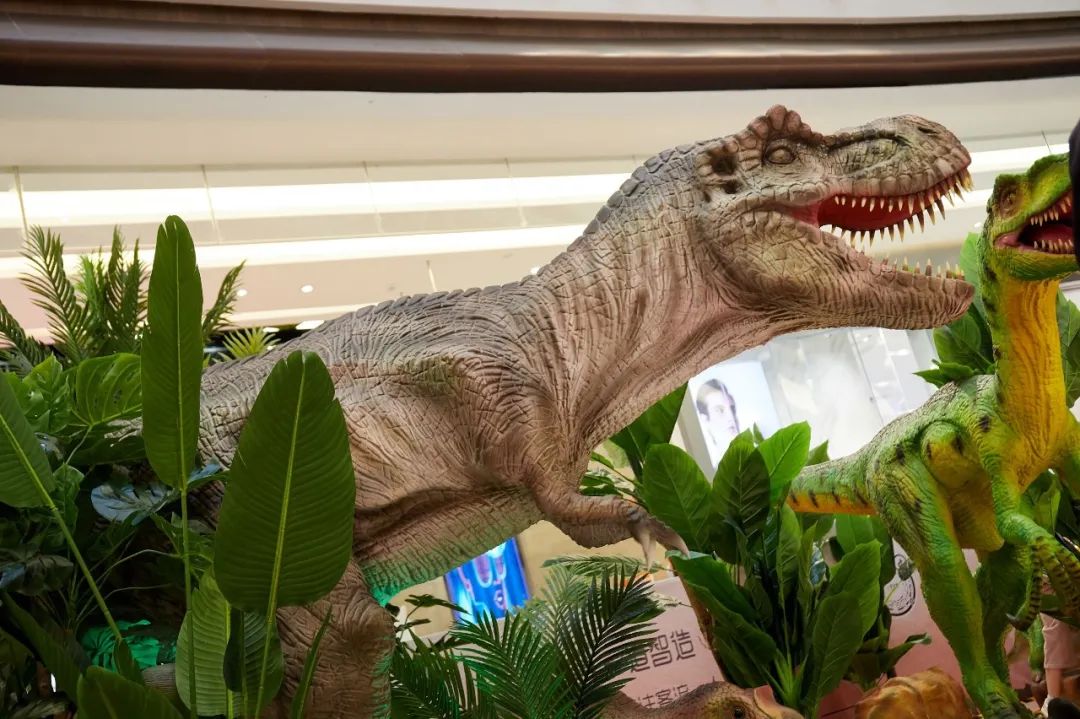 佛山映月湖环宇城“重返侏罗纪”大型恐龙场景美陈展